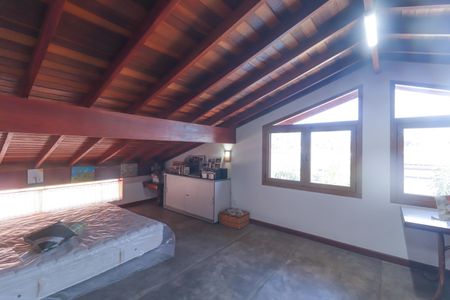 Casa de condomínio à venda com 300m², 4 quartos e 6 vagas Casa de condomínio à venda com 300m², 4 quartos e 6 vagasQuarto