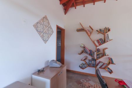 Casa de condomínio à venda com 300m², 4 quartos e 6 vagas Casa de condomínio à venda com 300m², 4 quartos e 6 vagasMesanino