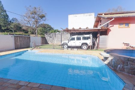 Casa de condomínio à venda com 300m², 4 quartos e 6 vagas Casa de condomínio à venda com 300m², 4 quartos e 6 vagasQuintal
