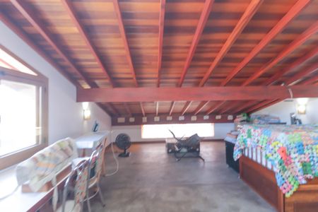 Casa de condomínio à venda com 300m², 4 quartos e 6 vagas Casa de condomínio à venda com 300m², 4 quartos e 6 vagasQuarto