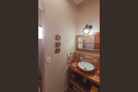 Casa de condomínio à venda com 300m², 4 quartos e 6 vagas Casa de condomínio à venda com 300m², 4 quartos e 6 vagasLavabo