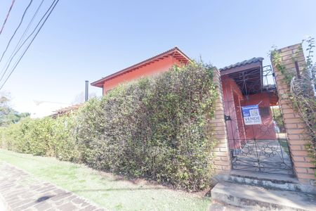 Casa de condomínio à venda com 300m², 4 quartos e 6 vagas Casa de condomínio à venda com 300m², 4 quartos e 6 vagasFachada