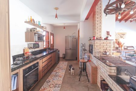 Casa de condomínio à venda com 300m², 4 quartos e 6 vagas Casa de condomínio à venda com 300m², 4 quartos e 6 vagasCozinha