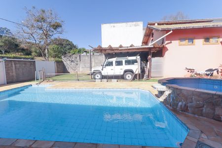 Casa de condomínio à venda com 300m², 4 quartos e 6 vagas Casa de condomínio à venda com 300m², 4 quartos e 6 vagasQuintal