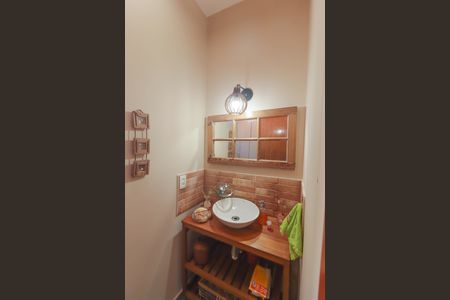 Casa de condomínio à venda com 300m², 4 quartos e 6 vagas Casa de condomínio à venda com 300m², 4 quartos e 6 vagasLavabo