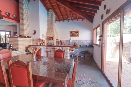 Casa de condomínio à venda com 300m², 4 quartos e 6 vagas Casa de condomínio à venda com 300m², 4 quartos e 6 vagasCozinha