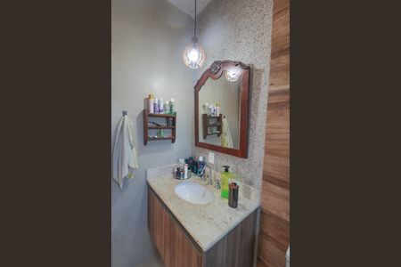 Casa de condomínio à venda com 300m², 4 quartos e 6 vagas Casa de condomínio à venda com 300m², 4 quartos e 6 vagasBanheiro da Suíte 1