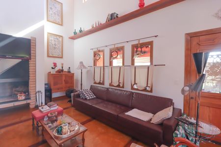 Casa de condomínio à venda com 300m², 4 quartos e 6 vagas Casa de condomínio à venda com 300m², 4 quartos e 6 vagasSala