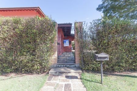 Casa de condomínio à venda com 300m², 4 quartos e 6 vagas Casa de condomínio à venda com 300m², 4 quartos e 6 vagasFachada