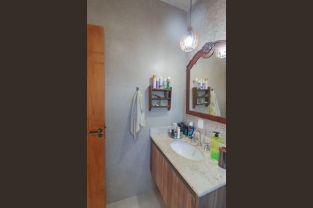 Casa de condomínio à venda com 300m², 4 quartos e 6 vagas Casa de condomínio à venda com 300m², 4 quartos e 6 vagasBanheiro da Suíte 1