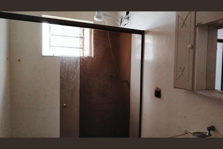 Casa à venda com 175m², 3 quartos e 3 vagasBanheiro 1