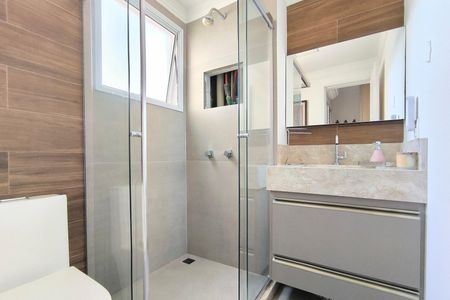 Apartamento à venda com 69m², 2 quartos e 1 vaga Apartamento à venda com 69m², 2 quartos e 1 vagaBanheiro da Suíte