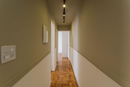 Apartamento à venda com 60m², 2 quartos e 1 vagaCorredor
