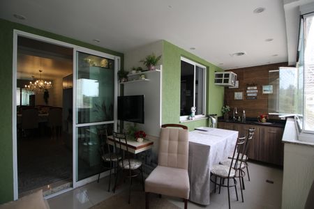 Apartamento à venda com 84m², 3 quartos e 2 vagasVaranda