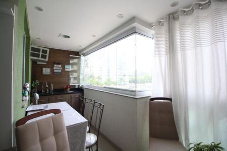 Apartamento à venda com 84m², 3 quartos e 2 vagasVaranda