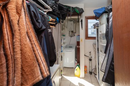 Apartamento à venda com 212m², 4 quartos e 3 vagasCloset