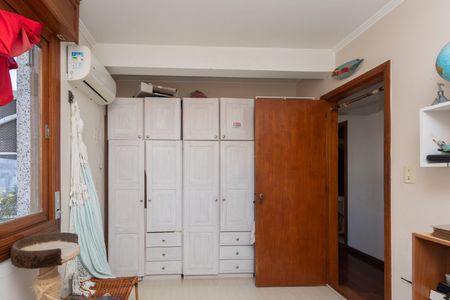 Apartamento à venda com 212m², 4 quartos e 3 vagasQuarto 2