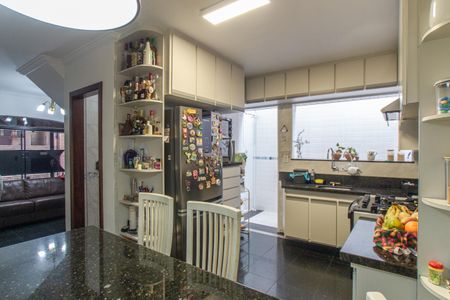 Casa para alugar com 191m², 3 quartos e 2 vagasCozinha