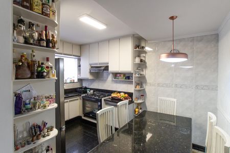 Casa para alugar com 191m², 3 quartos e 2 vagasCozinha