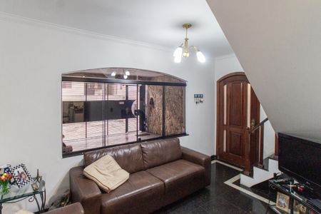 Casa para alugar com 191m², 3 quartos e 2 vagasSala