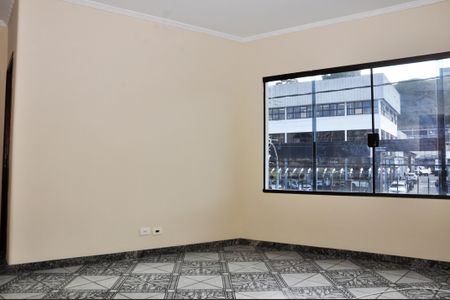 Casa para alugar com 86m², 3 quartos e 1 vagaSala