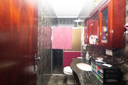 Casa à venda com 210m², 3 quartos e 2 vagasBanheiro da Suíte