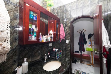 Casa à venda com 210m², 3 quartos e 2 vagasBanheiro da Suíte