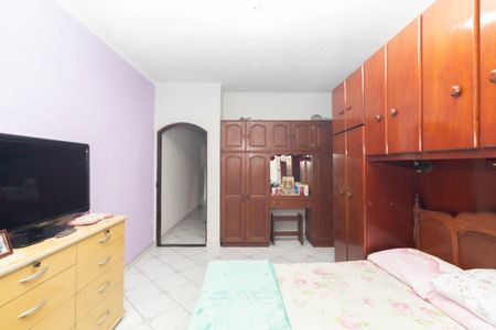 Casa à venda com 210m², 3 quartos e 2 vagasSuíte