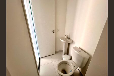 Apartamento para alugar com 33m², 2 quartos e sem vaga Apartamento para alugar com 33m², 2 quartos e sem vagaBanheiro