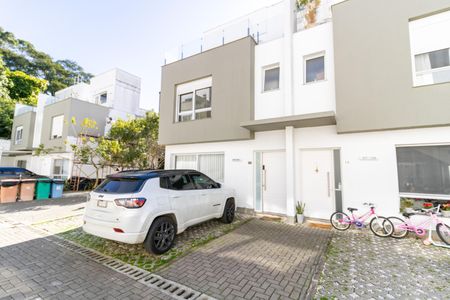 Casa de condomínio à venda com 192m², 4 quartos e 2 vagas Casa de condomínio à venda com 192m², 4 quartos e 2 vagasFachada do Prédio