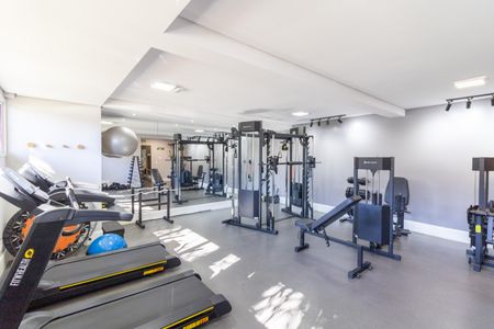 Casa de condomínio à venda com 192m², 4 quartos e 2 vagas Casa de condomínio à venda com 192m², 4 quartos e 2 vagasÁrea comum - Academia