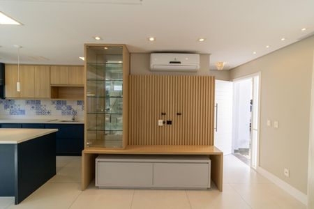 Casa de condomínio à venda com 192m², 4 quartos e 2 vagas Casa de condomínio à venda com 192m², 4 quartos e 2 vagasSala