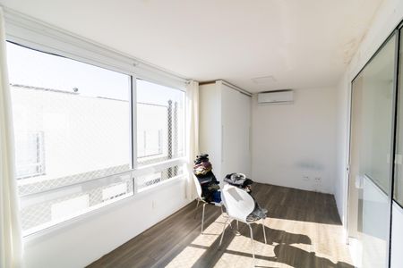 Casa de condomínio à venda com 192m², 4 quartos e 2 vagas Casa de condomínio à venda com 192m², 4 quartos e 2 vagasQuarto 3