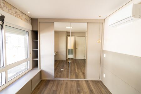 Casa de condomínio à venda com 192m², 4 quartos e 2 vagas Casa de condomínio à venda com 192m², 4 quartos e 2 vagasSuíte