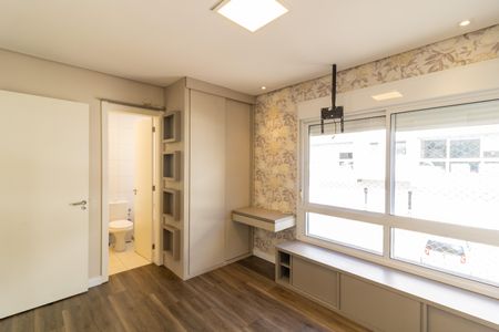 Casa de condomínio à venda com 192m², 4 quartos e 2 vagas Casa de condomínio à venda com 192m², 4 quartos e 2 vagasSuíte