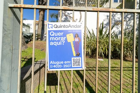 Casa de condomínio à venda com 192m², 4 quartos e 2 vagas Casa de condomínio à venda com 192m², 4 quartos e 2 vagasPlaquinha