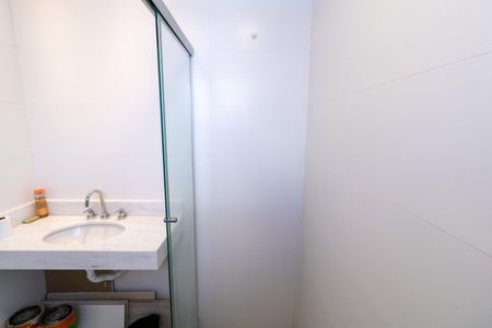 Casa de condomínio à venda com 192m², 4 quartos e 2 vagas Casa de condomínio à venda com 192m², 4 quartos e 2 vagasBanheiro Social 2