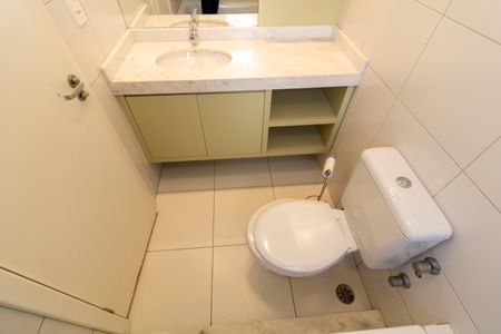 Casa de condomínio à venda com 192m², 4 quartos e 2 vagas Casa de condomínio à venda com 192m², 4 quartos e 2 vagasBanheiro da Suíte