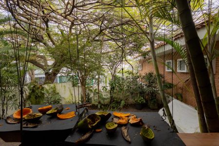 Casa à venda com 260m², 3 quartos e 3 vagasQuintal Fundos