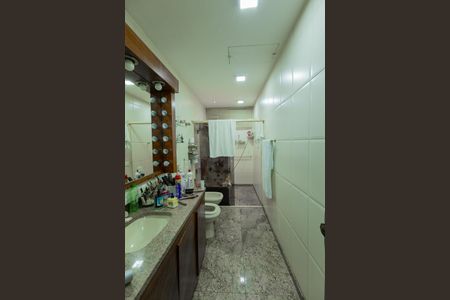 Casa à venda com 260m², 3 quartos e 3 vagasBanheiro Social