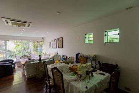 Casa à venda com 260m², 3 quartos e 3 vagasSala de jantar