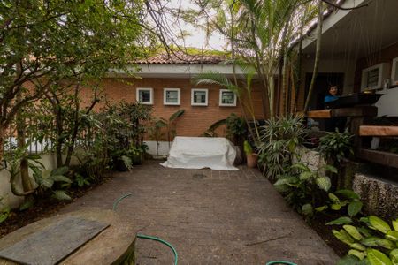 Casa à venda com 260m², 3 quartos e 3 vagasQuintal Fundos