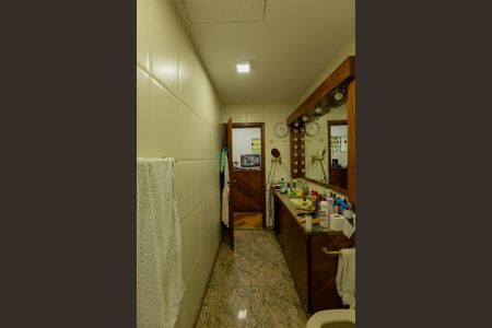 Casa à venda com 260m², 3 quartos e 3 vagasBanheiro Social