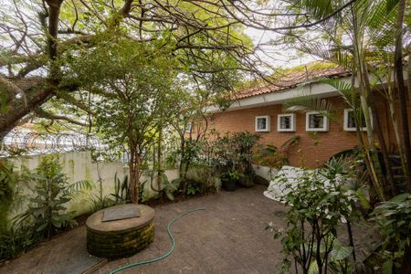 Casa à venda com 260m², 3 quartos e 3 vagasQuintal Fundos