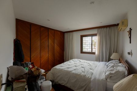 Casa à venda com 260m², 3 quartos e 3 vagasSuíte 