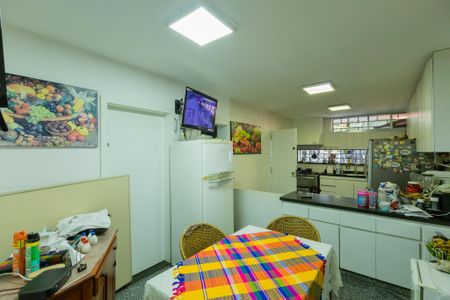 Casa à venda com 260m², 3 quartos e 3 vagasCozinha