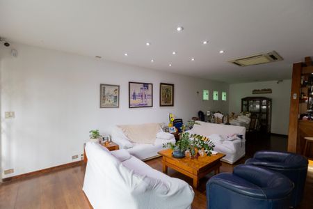 Casa à venda com 260m², 3 quartos e 3 vagasSala de estar