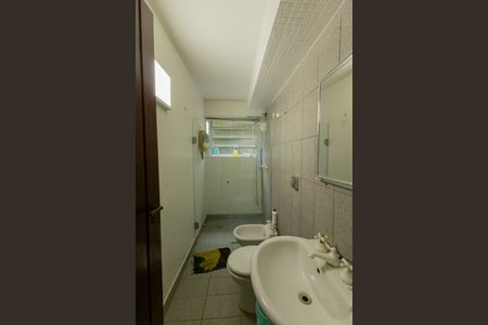 Casa à venda com 260m², 3 quartos e 3 vagasBanheiro de serviço