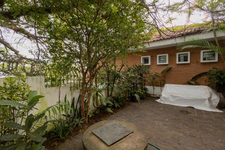 Casa à venda com 260m², 3 quartos e 3 vagasQuintal Fundos