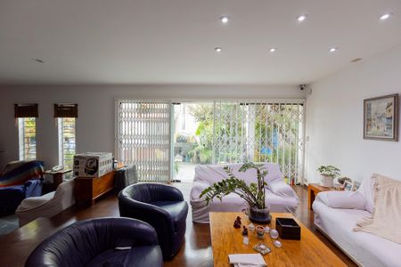 Casa à venda com 260m², 3 quartos e 3 vagasSala de estar